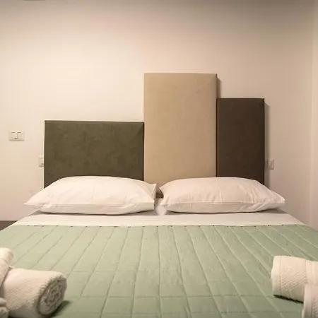 Tessa Apartment *